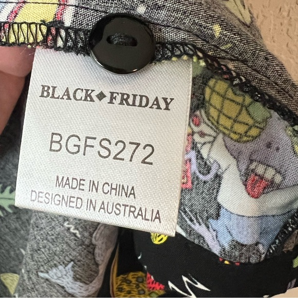 Fun Spacey Button-down Blouse - Picture 5 of 7